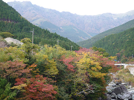 �@���ɂ��H