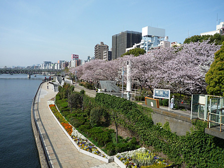 ��͂�l�G������̂͊y�����ł���